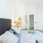 Διαμέρισμα Moderne Mit Meerblick Und Pool By Interhome *