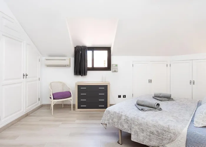 شقة Moderne Mit Meerblick Und Pool By Interhome *