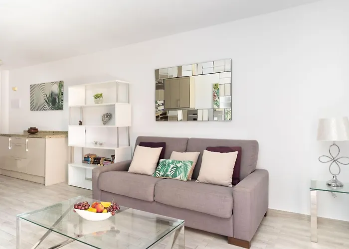 Moderne Mit Meerblick Und Pool By Interhome